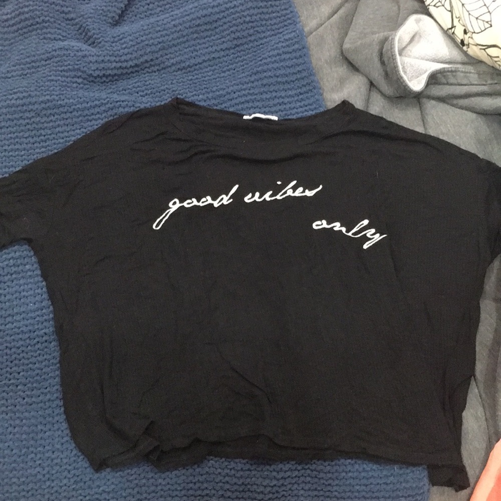 Boxy flowy good vibes only shirt